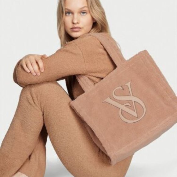 Victoria Secret Light Pink Cozy Plush Fleece Tote Bag - Picture 2 of 2